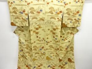 縮緬地　松菊模様付け下げ小紋着物